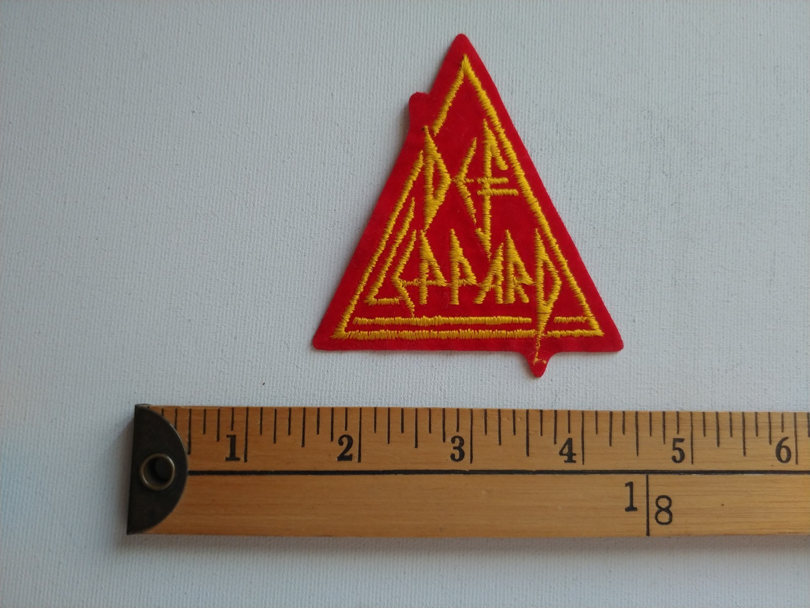 ( 1 DEF LEPPARD ROCK BAND UK BRITISH BRITAIN MUSIC BADGE PATCH CREST ECUSSON )