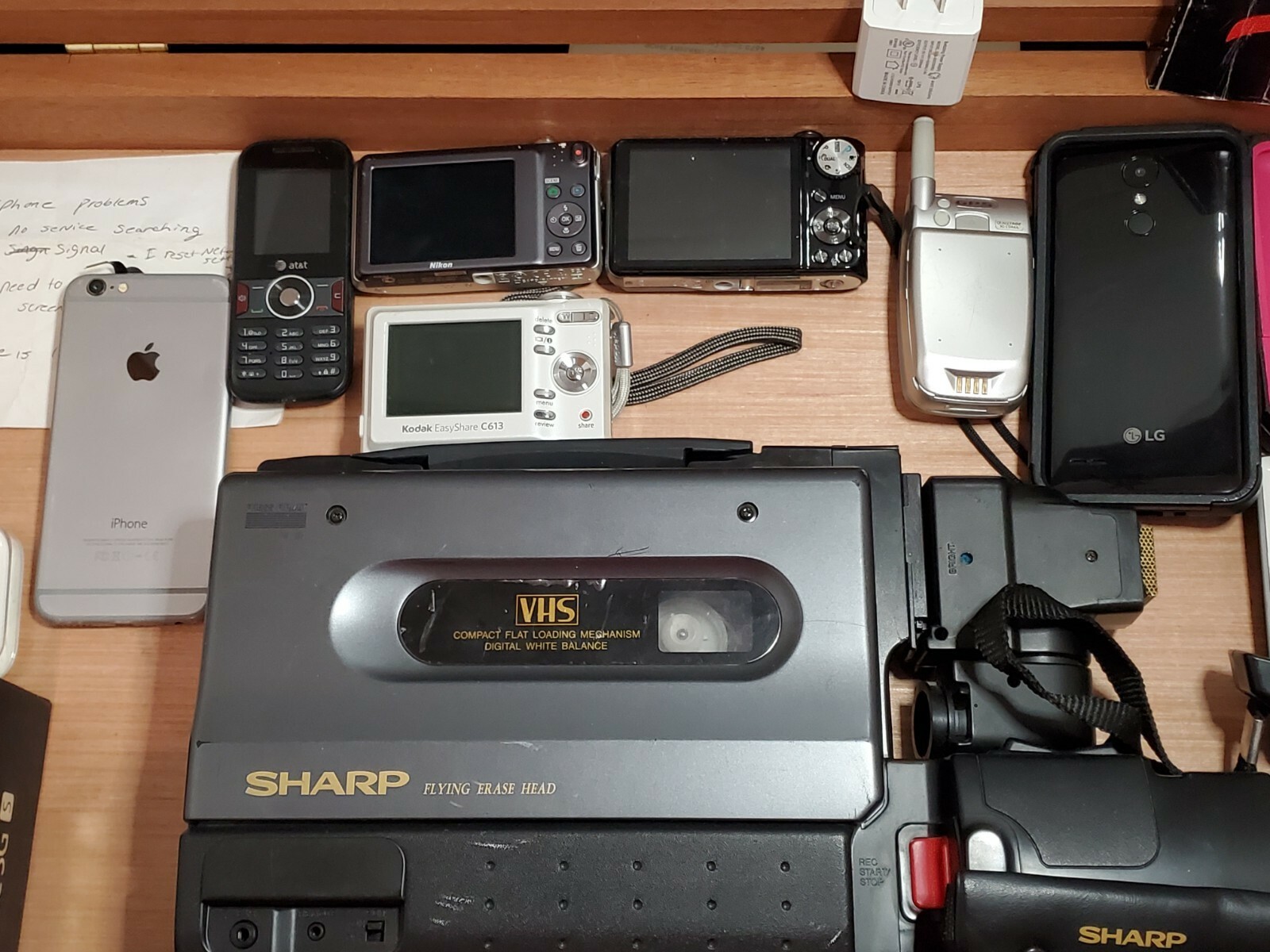 Electronics LoT! (11) Video VHS Recorder! LG! IPhone: A1586 + KODAK,NIKON CAMERA