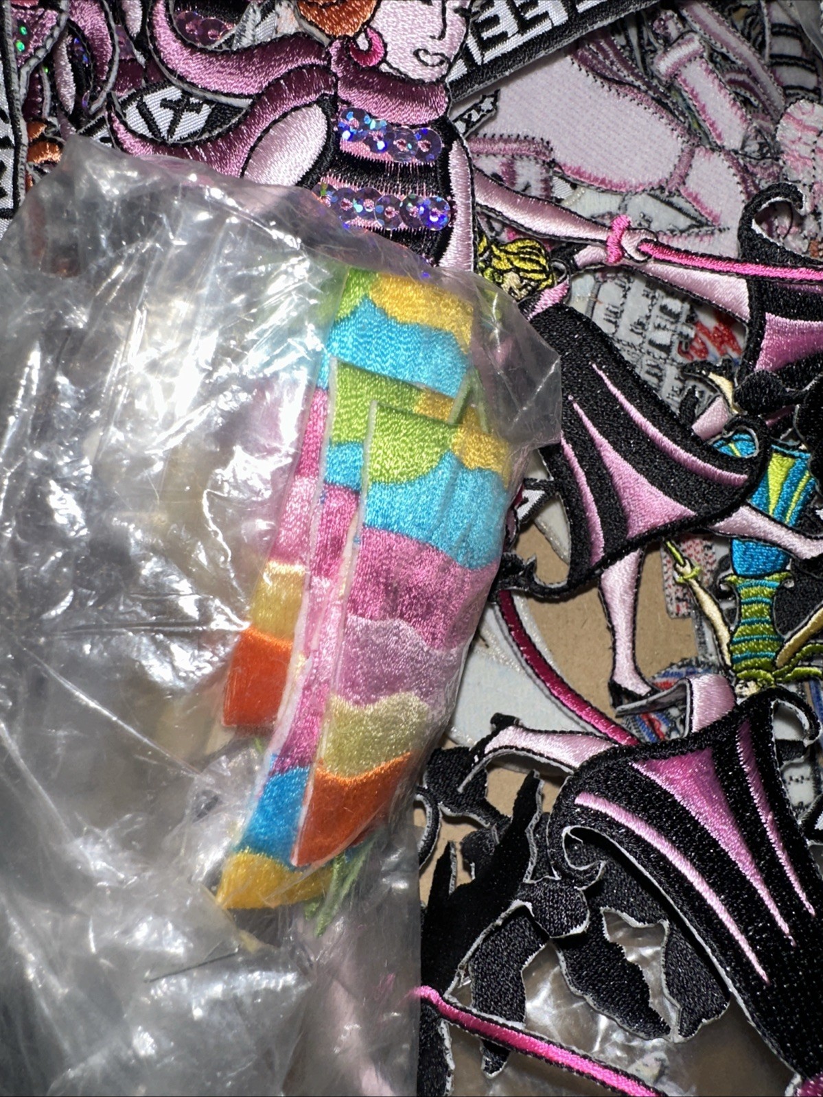 Lot Of 50 Random All Fashion Iron On Patches Appliqué Embroidered Sew On Sewing