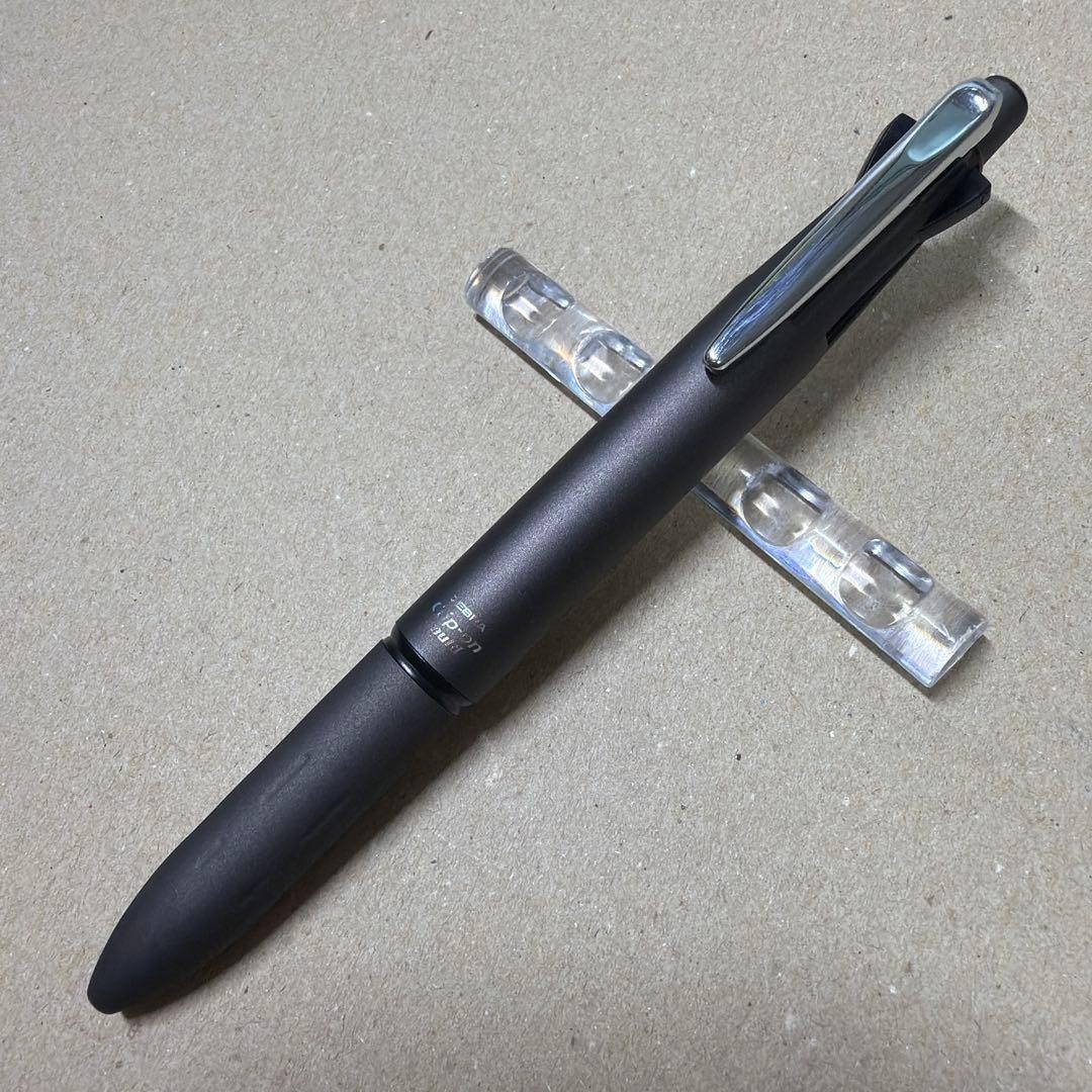 New Out of Print Zebra Clip-on Multi 2000 Multi-Function Pen 4+1 Black