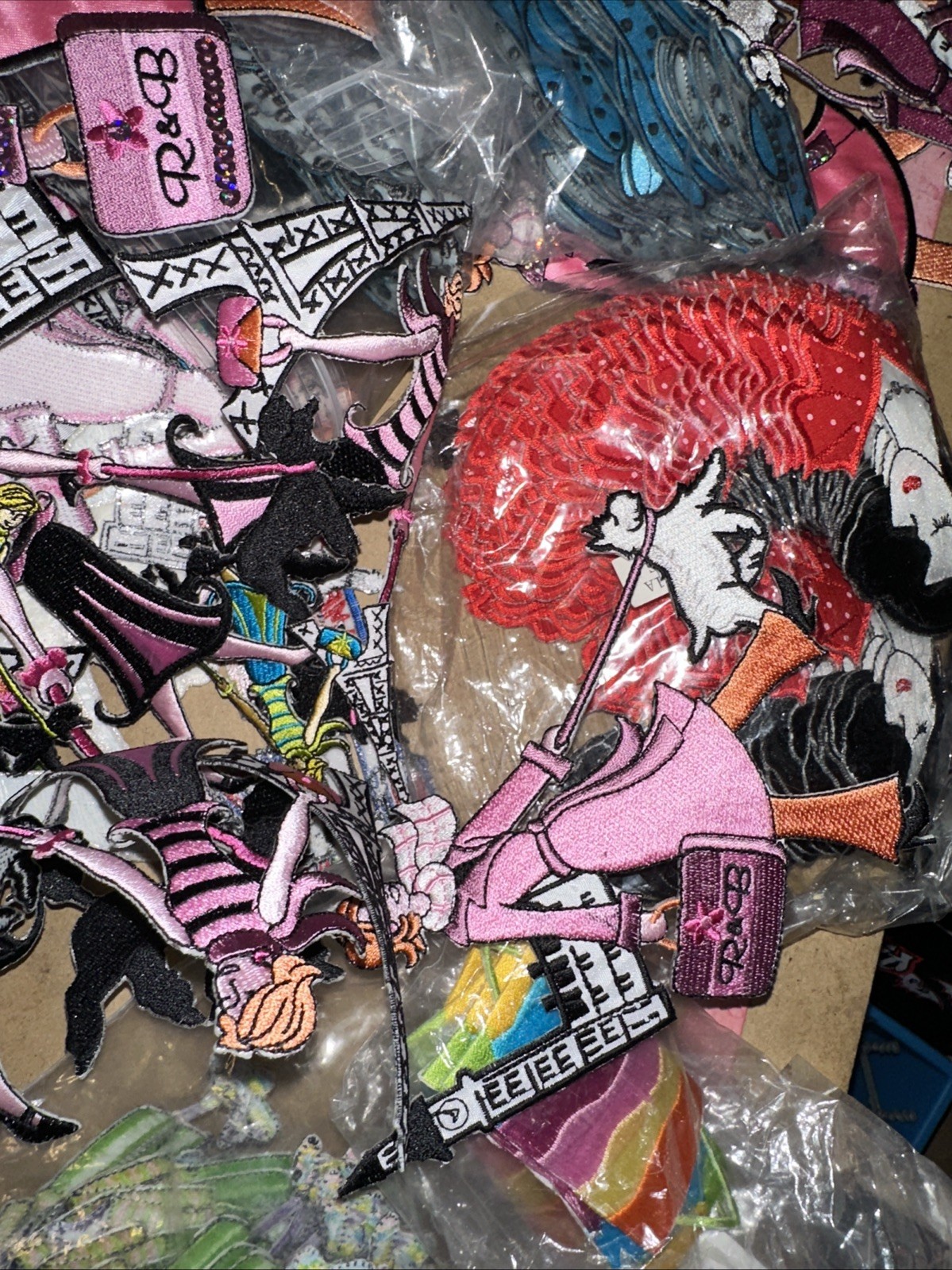 Lot Of 50 Random All Fashion Iron On Patches Appliqué Embroidered Sew On Sewing