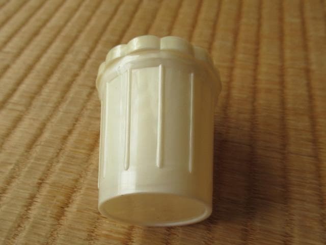 ◆1950s◆White butterfly shell pattern, upper lid flower design, celluloid powder
