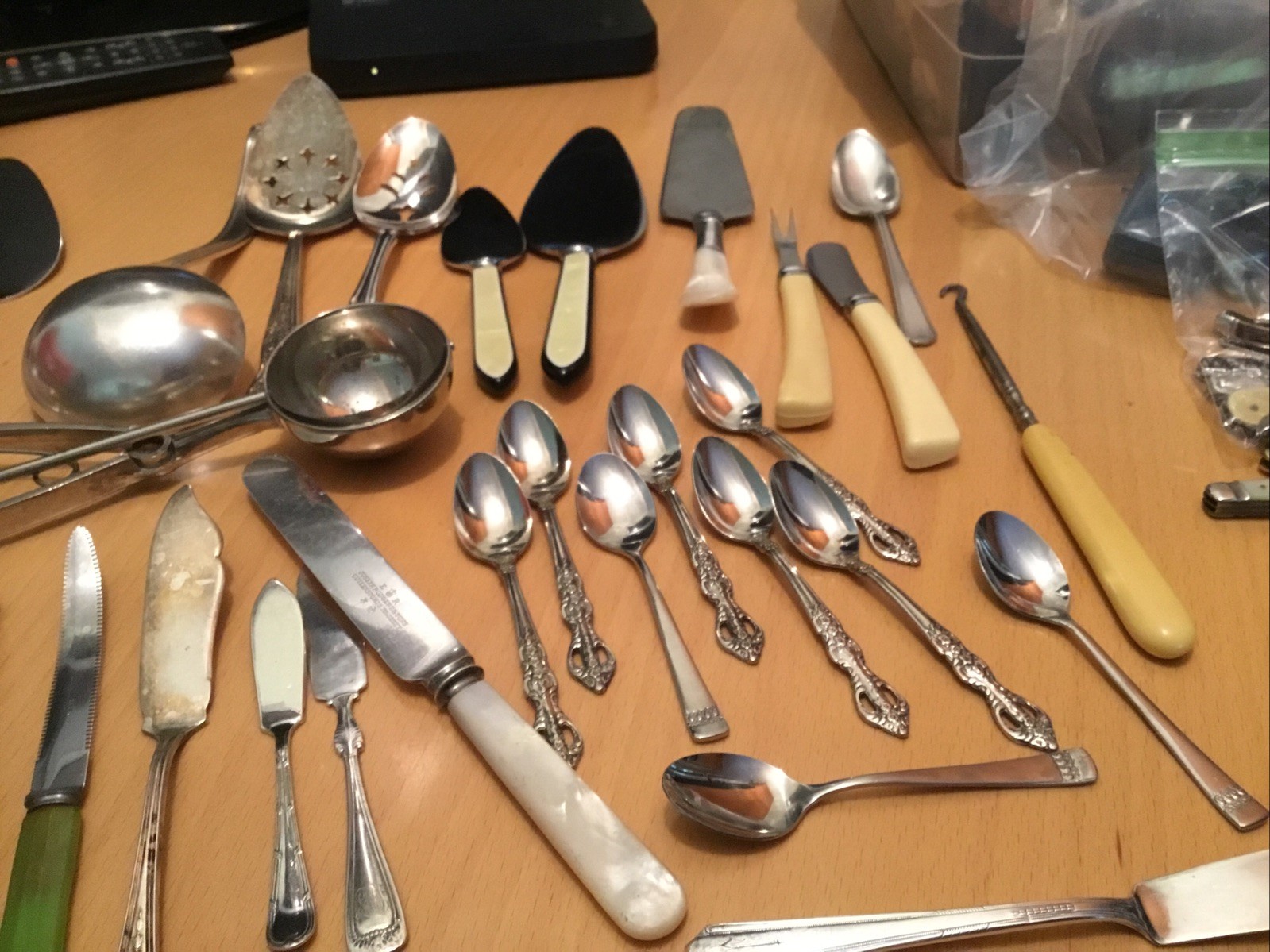 Vintage Kitchen Junk Drawer Lot Spoons- Bakelite – Serving- Cake- Butter- Picks