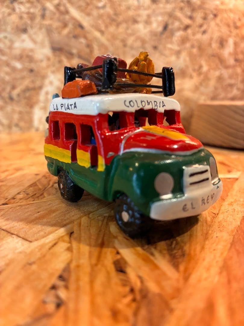 Colombia shared bus laplata “Silver River” Teruel “Bull” folk art
