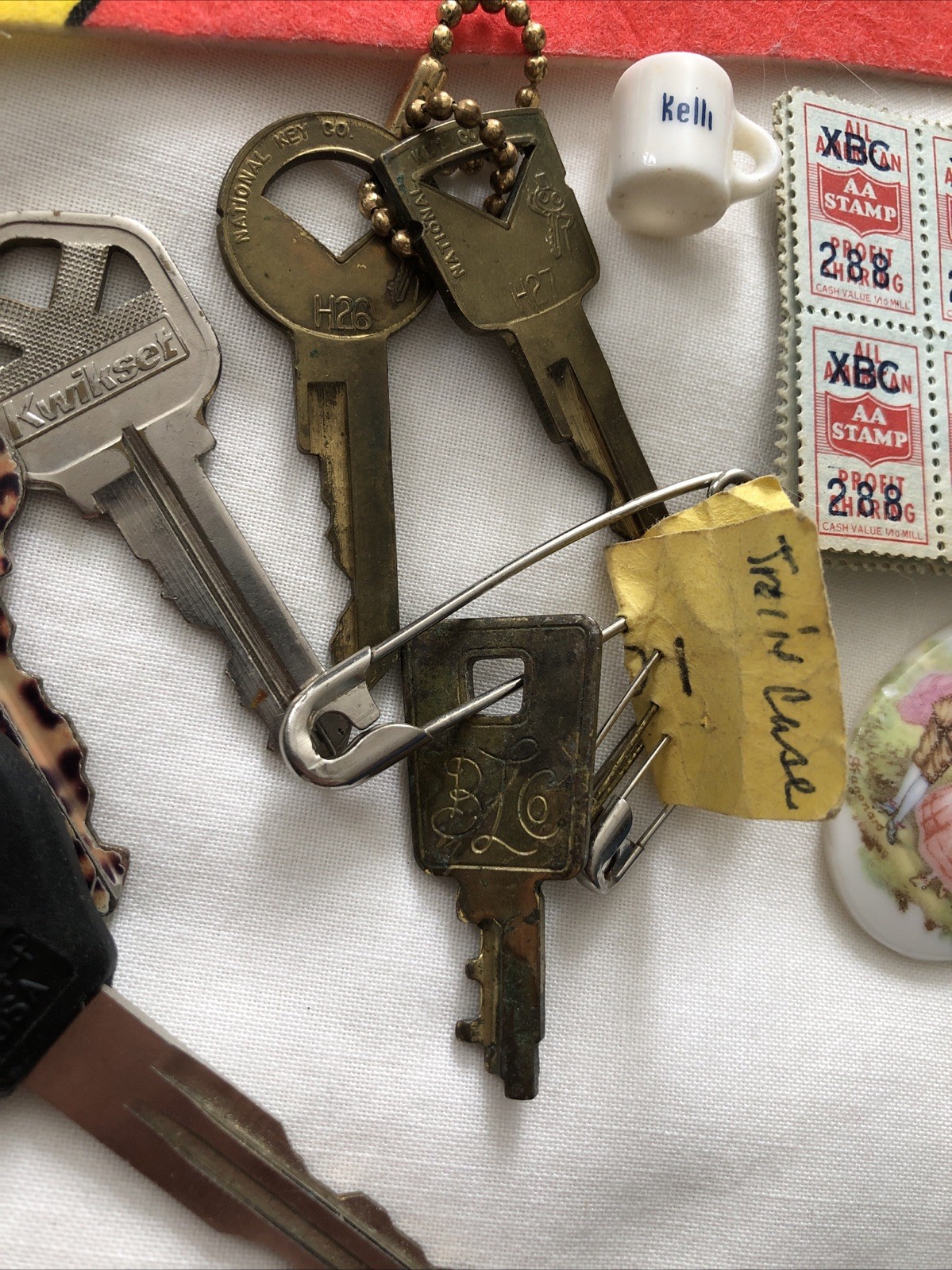 junk drawer lot estate find money clip keys keychains watch