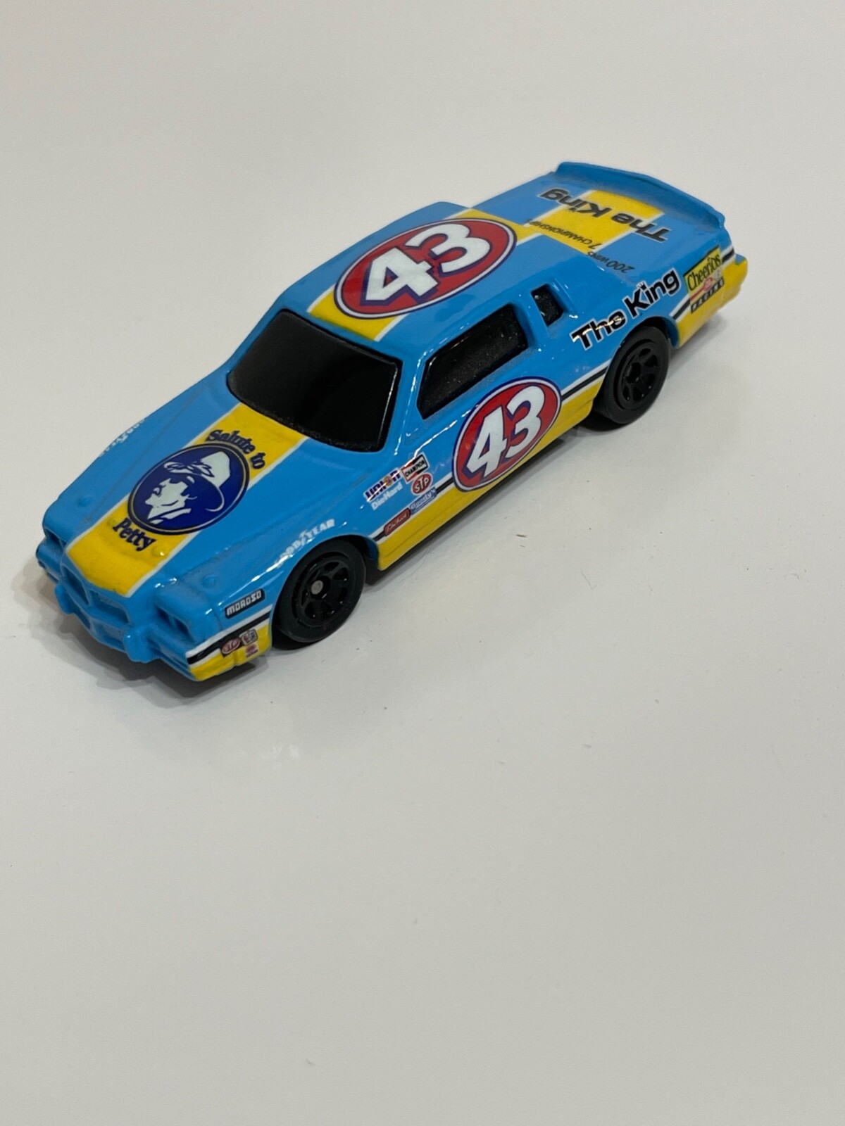 Mattel Hot Wheels #43 The King Richard Petty 84 Pontiac Grand Prix Blue Yellow