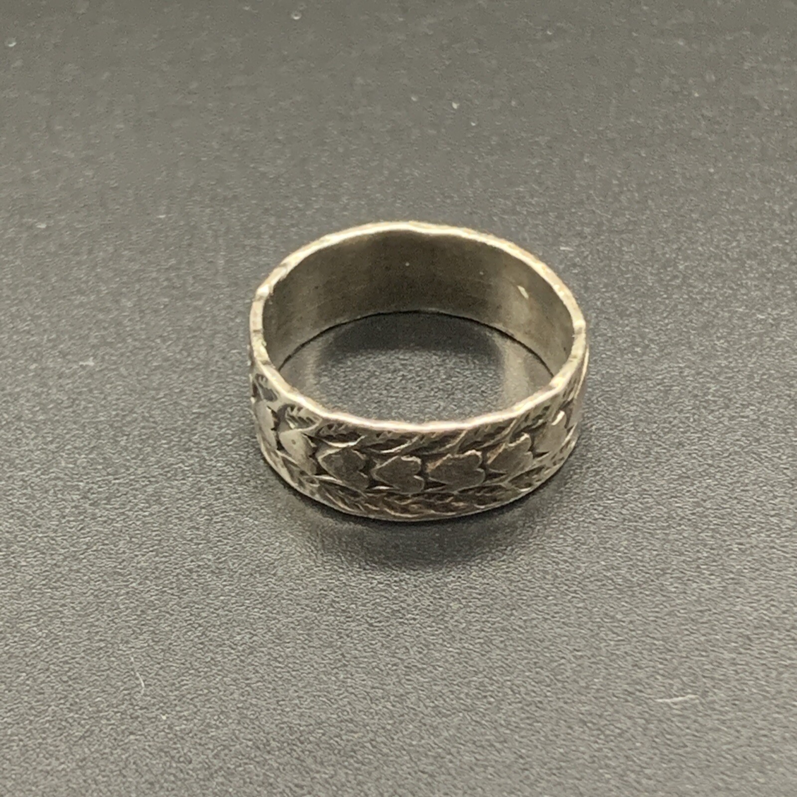 Sterling Silver Heart Design Band Ring – Size 6.5