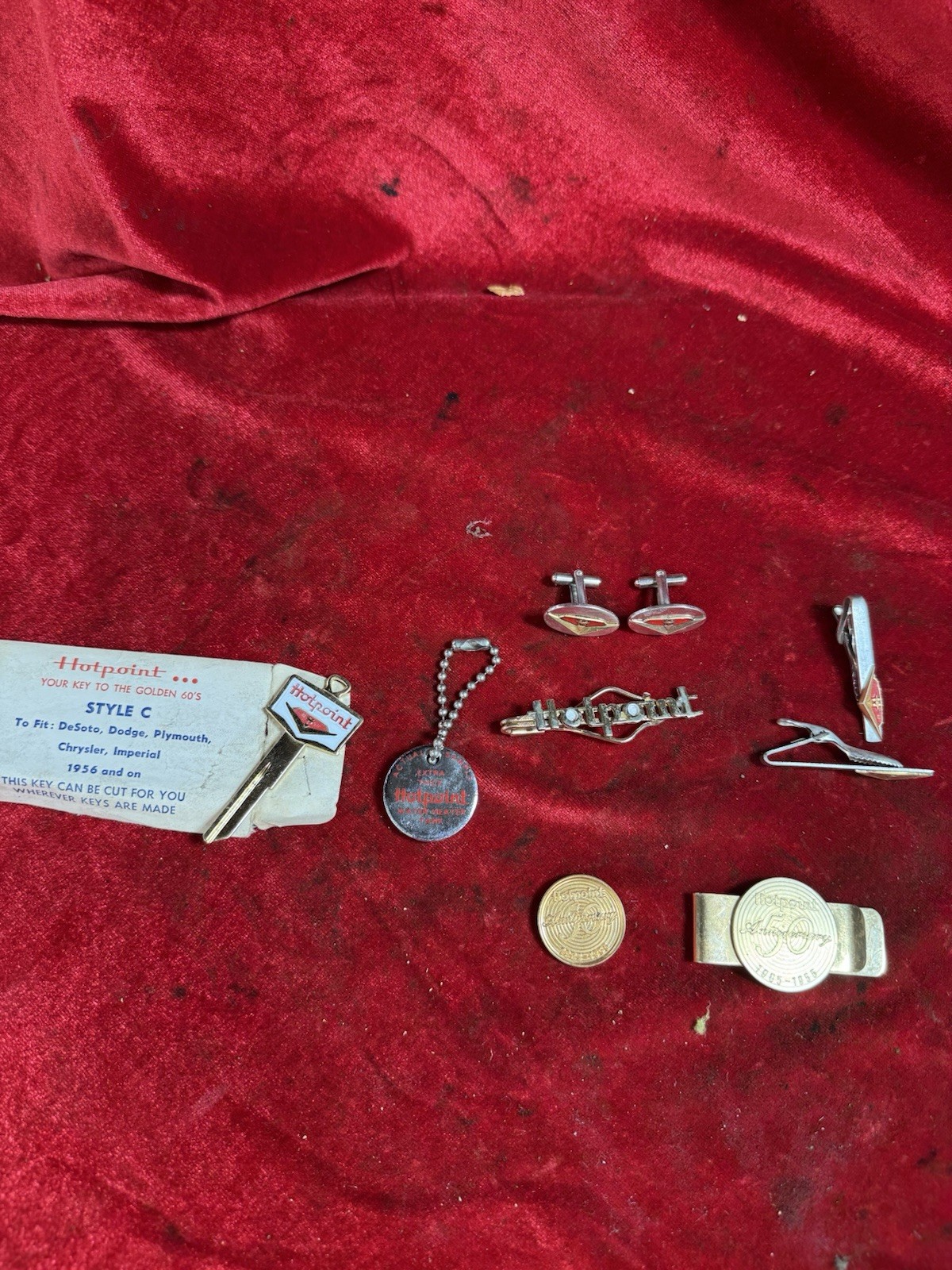 1950’s LOT Vintage Collection Hotpoint Token Cuff Links Coin Key Money Clip