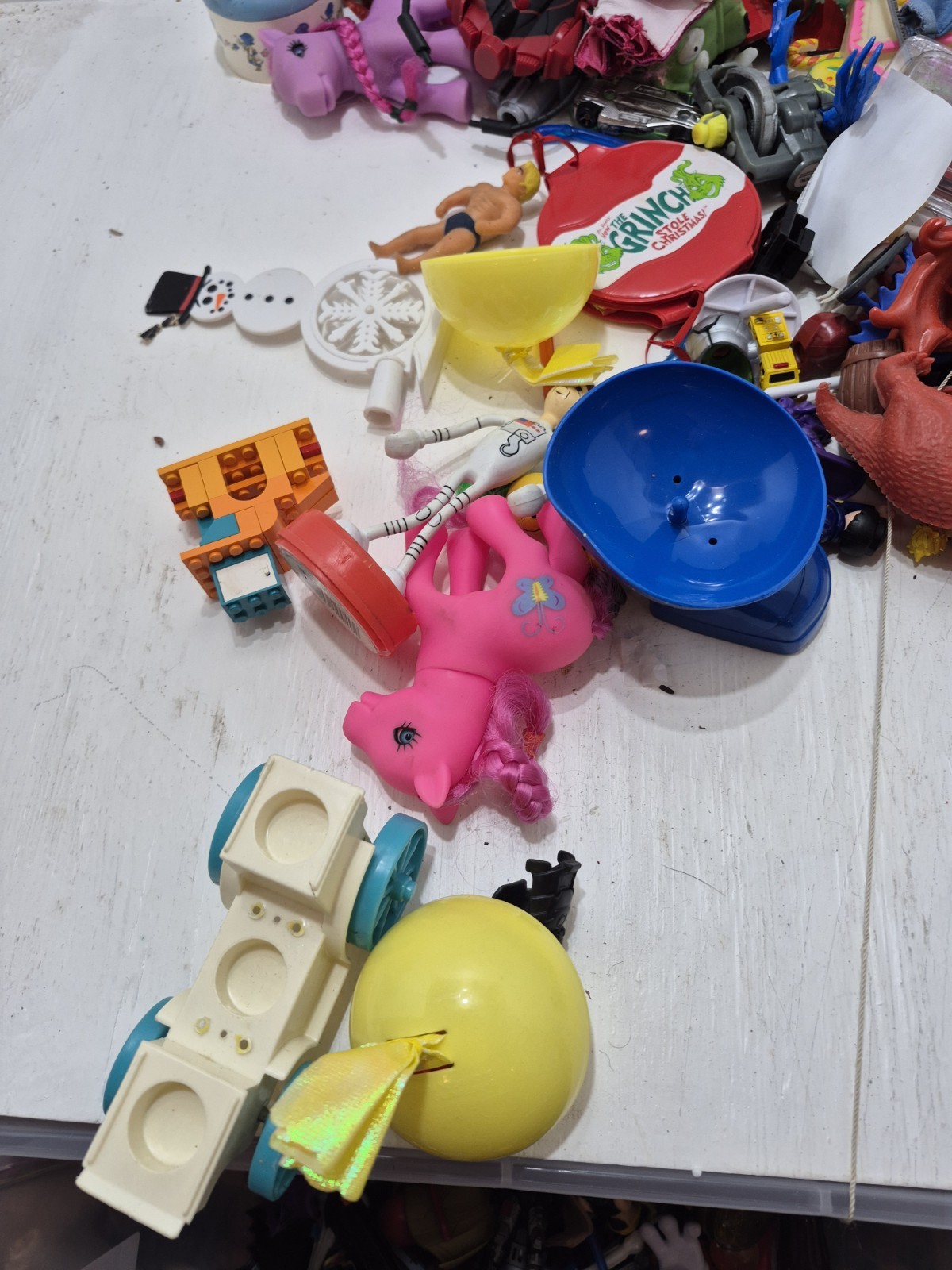 Huge Lot Kids Toys Action Figures Small Miniature Parts Boys/Girls Junk Drawer