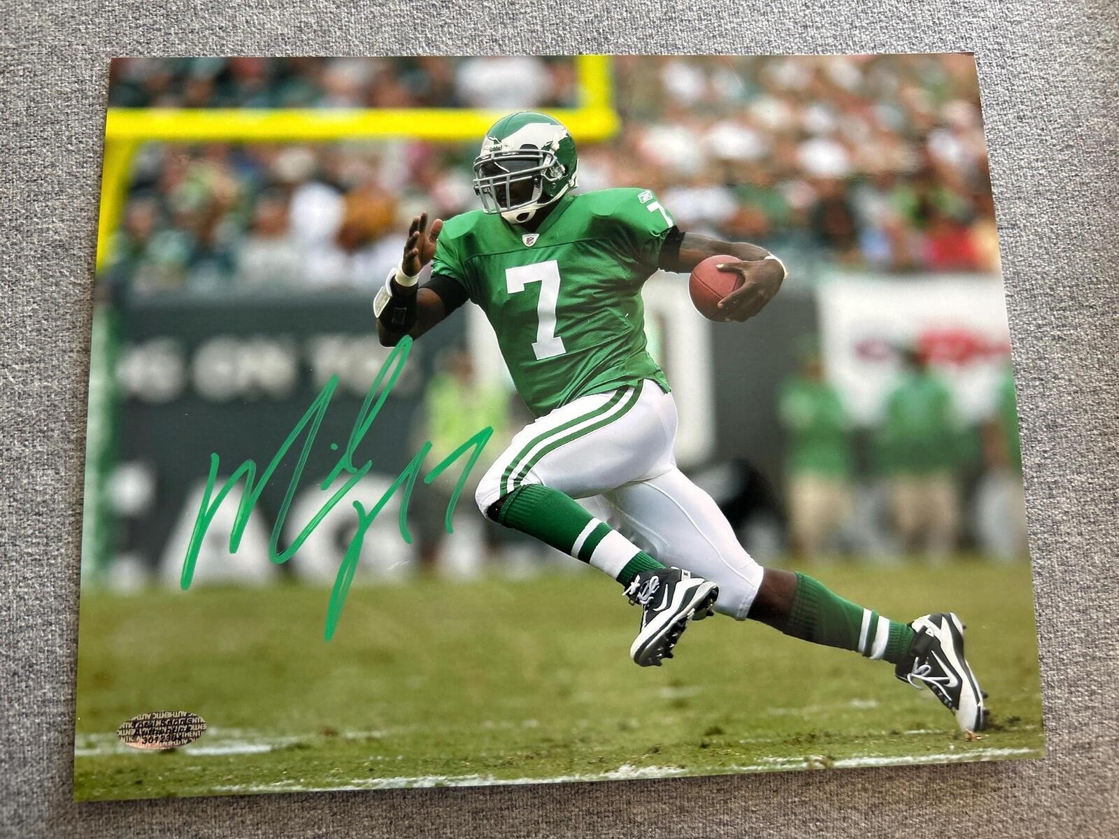Michael Vick Hand Signed Autographed Philadelphia Eagles 8×10 Football Photo COA