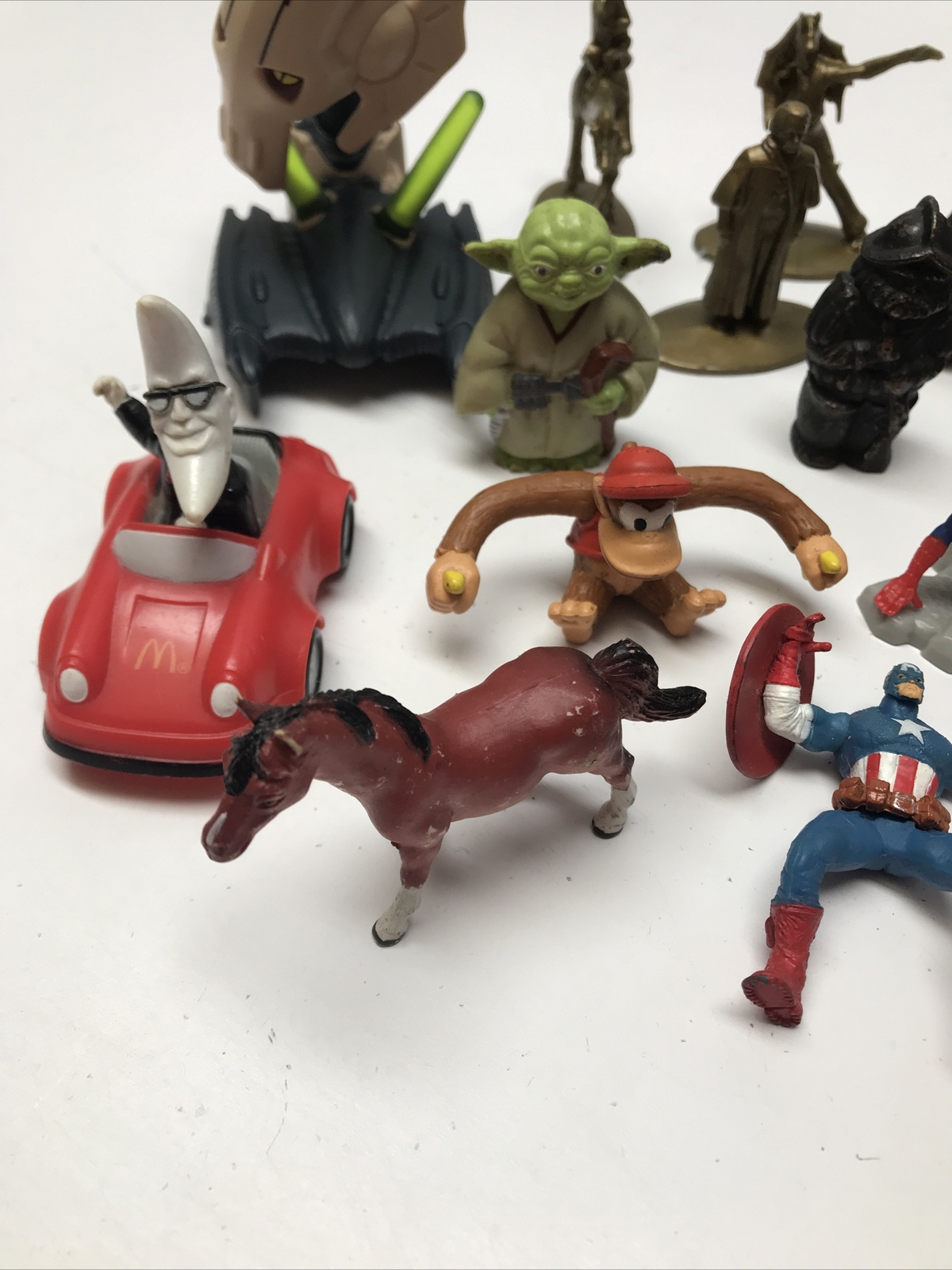 Junk Drawer Lot Of 20+ Mcdonalds Toys Action Figures Star Wars Marvel Smurfs KG